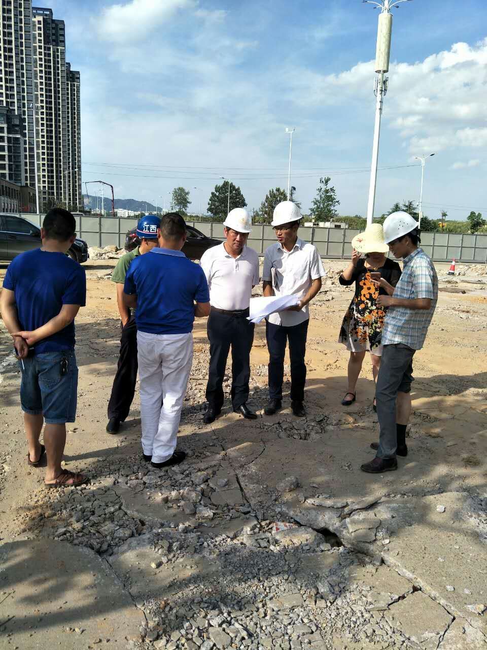 星空体育在线官网首页_星空体育（中国）高管赴麦园路、富樱路等道路施工现场指导工作