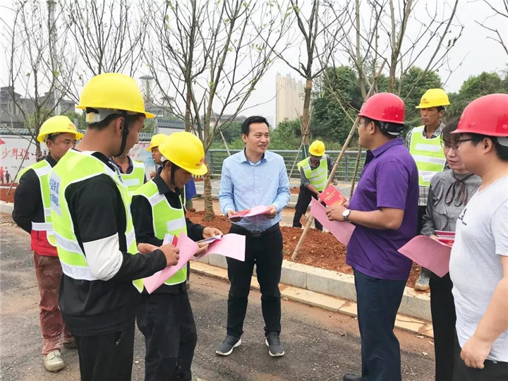 金开星空体育在线官网首页_星空体育（中国）纪委深入在建项目开展扫黑除恶专项斗争宣传活动