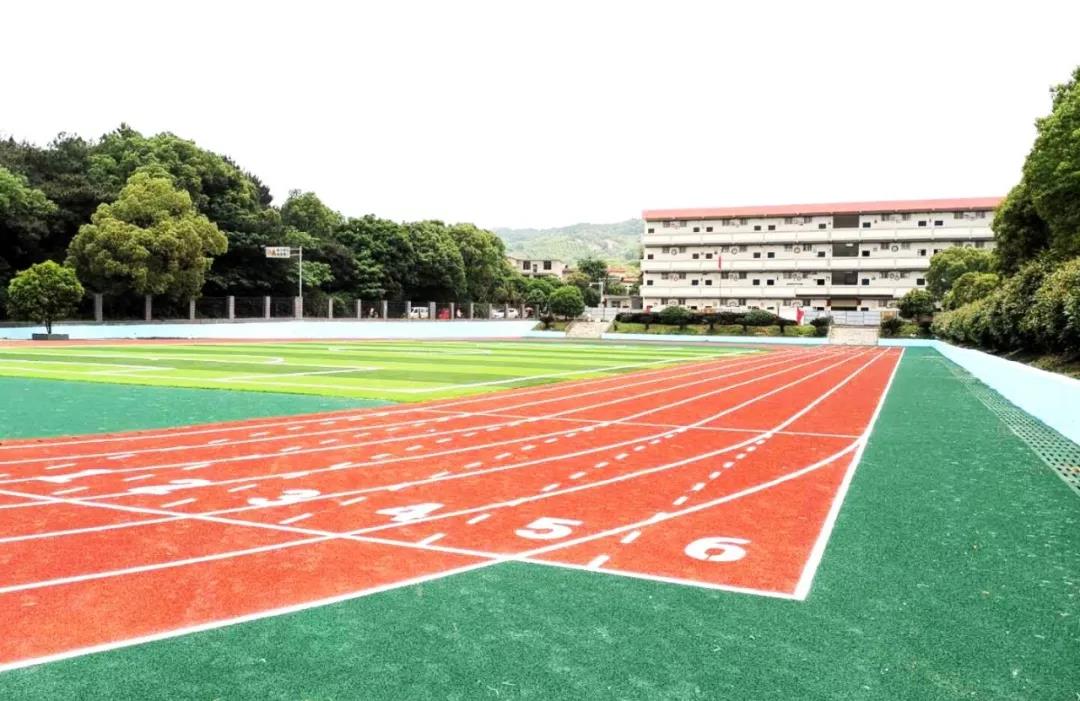 双岭小学运动场及道路维修改造工程全面竣工啦！