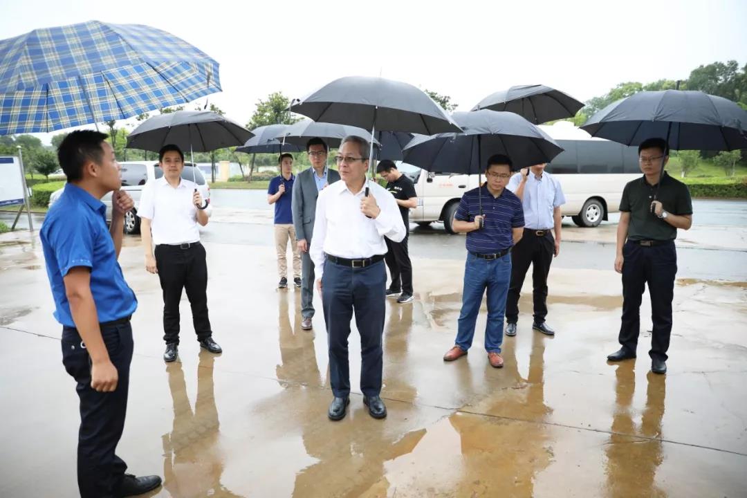 中澳大健康加速器中心访问团一行来到中医药科创城考察调