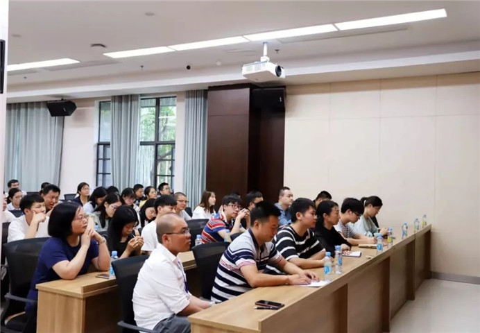 金开星空体育在线官网首页_星空体育（中国）开展2019年“新闻图片摄影技巧及要求”专题培训