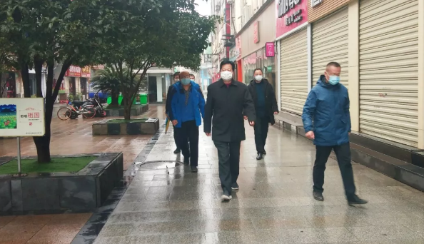 星空体育在线官网首页_星空体育（中国）党委书记、董事长谢荣华一行前往紫荆路步行街指导