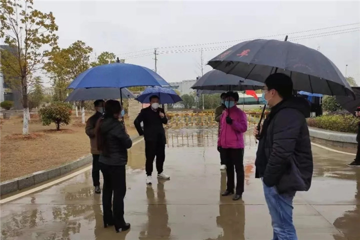 区管委会副主任王励深入电子信息产业园部署疫情防控工作