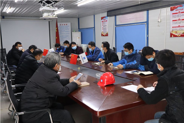 星空体育在线官网首页_星空体育（中国）副总经理胡许亮现场调度同兴达项目入驻问题