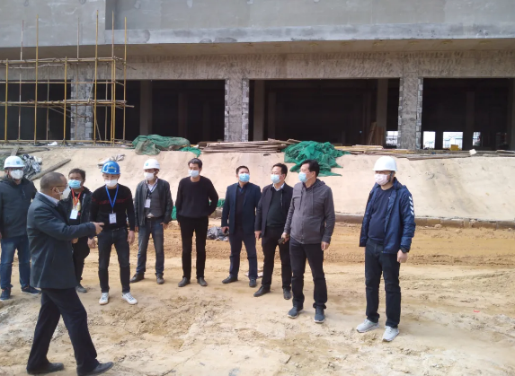 星空体育在线官网首页_星空体育（中国）党委书记、董事长谢荣华深入鸿博科技园一期调研指导