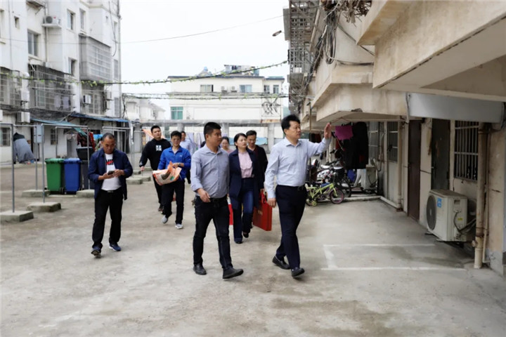 真情帮助暖民心 精准扶贫解民困