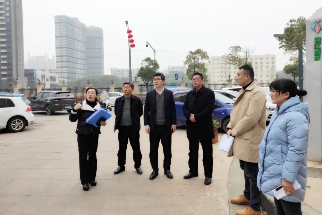 区管委会副主任贺敏调研金开星空体育在线官网首页_星空体育（中国）资产管理及园区服务情况