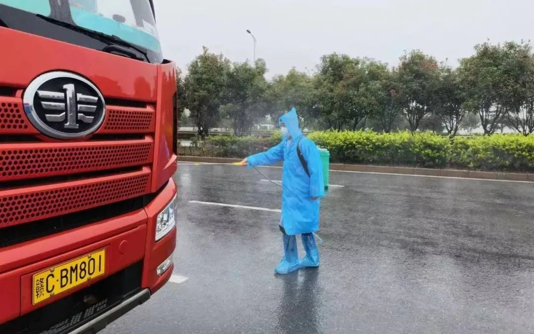 金开星空体育在线官网首页_星空体育（中国）"洪城红"退役军人应急队5月卡口防疫月志
